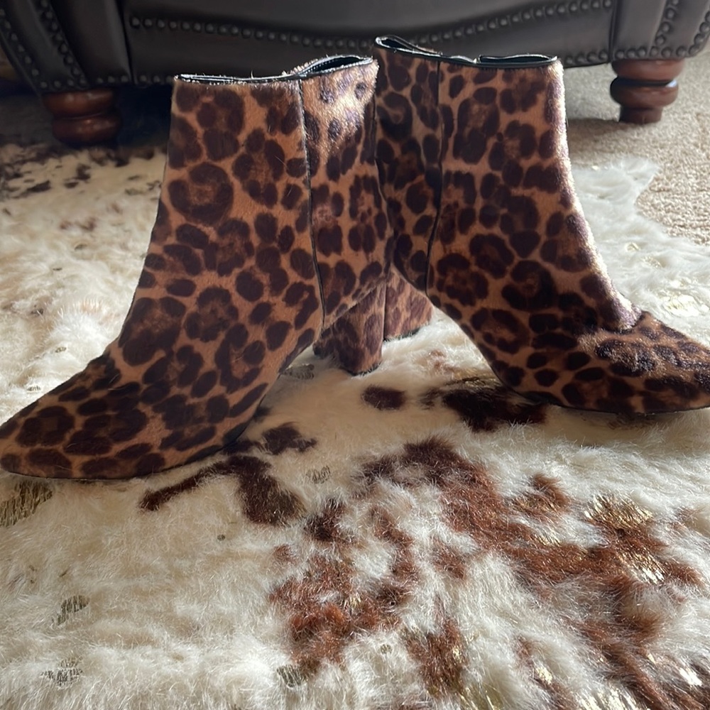 Nine West leopard 8.5 boots